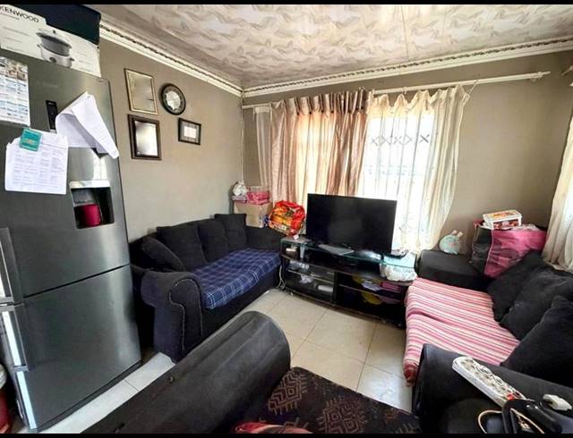 2 BEDROOM PROPERTY TO RENT IN FLEURHOF